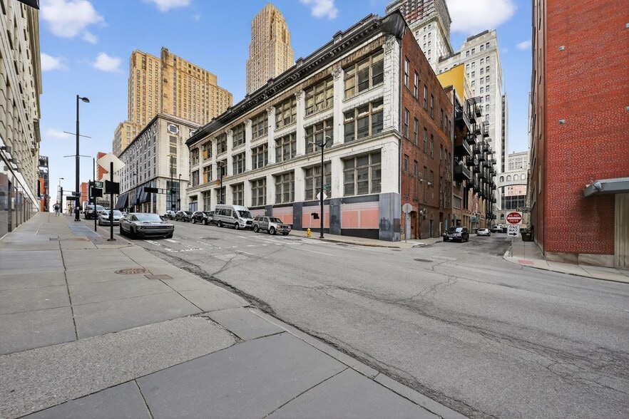 33 W 4th St, Cincinnati, OH for sale - Building Photo - Image 3 of 12
