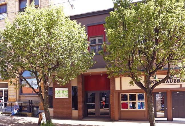 Plus de détails pour 46 E Main St, Uniontown, PA - Bureau à louer