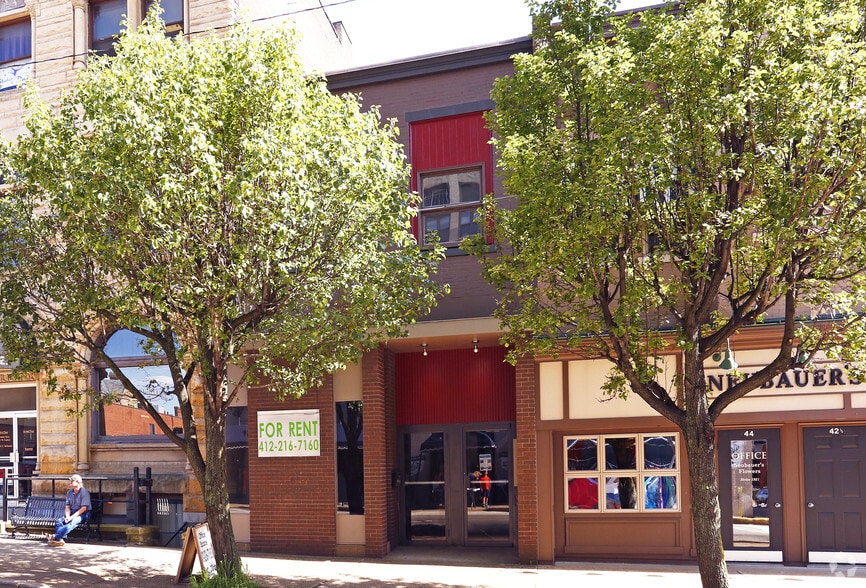 46 E Main St, Uniontown, PA for lease - Primary Photo - Image 1 of 11