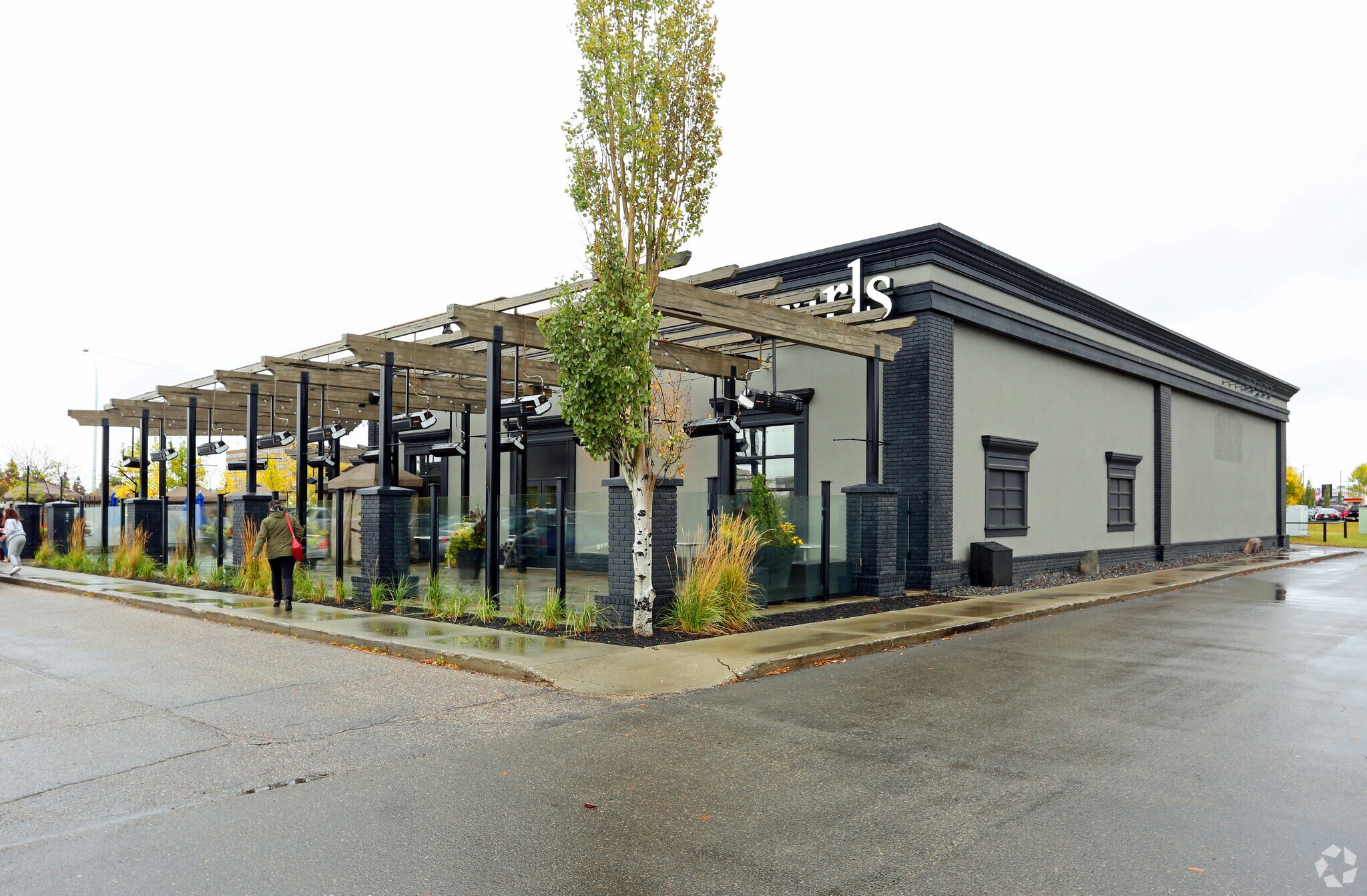 4250 Calgary Trl NW, Edmonton, AB à vendre Photo principale- Image 1 de 1