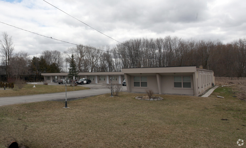 20590 Highway 11, Bradford West Gwillimbury, ON à vendre - Photo du b timent - Image 3 de 3