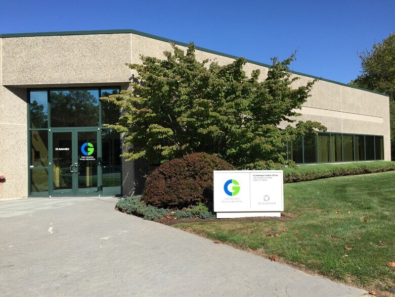 240 Long Hill Cross Rd, Shelton, CT à louer - Photo du bâtiment - Image 3 de 23