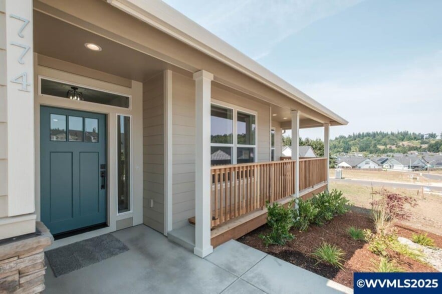 774 Riley Dr, Silverton, OR for sale - Building Photo - Image 2 of 26