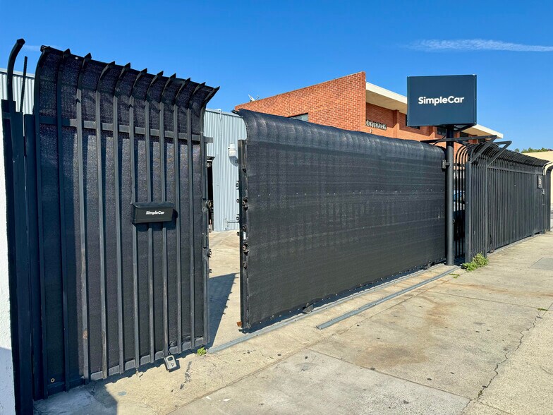 3121 W Jefferson Blvd, Los Angeles, CA à louer - Autre - Image 1 de 14