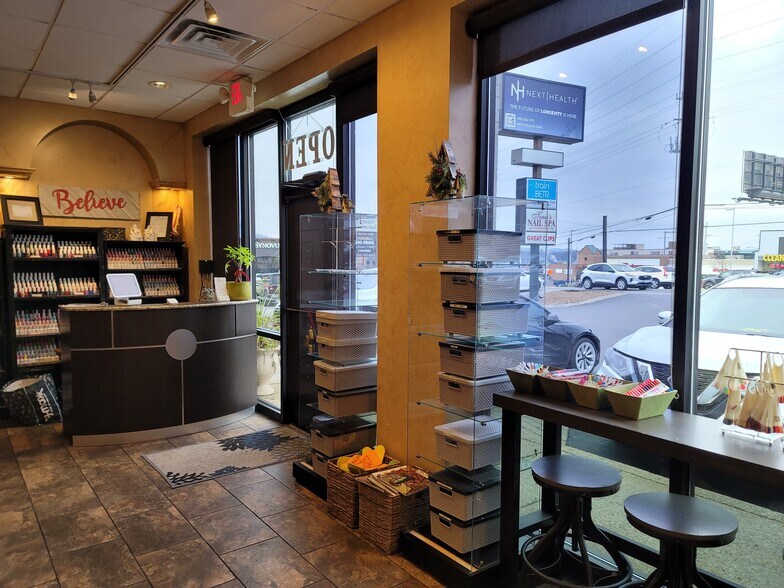 3708 Hillsboro Pike, Nashville, TN à louer - Photo du bâtiment - Image 3 de 8