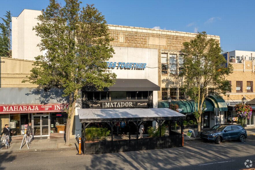 4546 California Ave SW, Seattle, WA à louer - Photo du bâtiment - Image 3 de 4