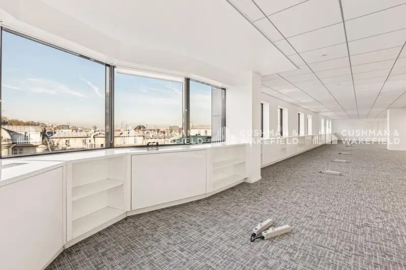 Bureau dans Sèvres à louer - Photo du bâtiment - Image 3 de 29