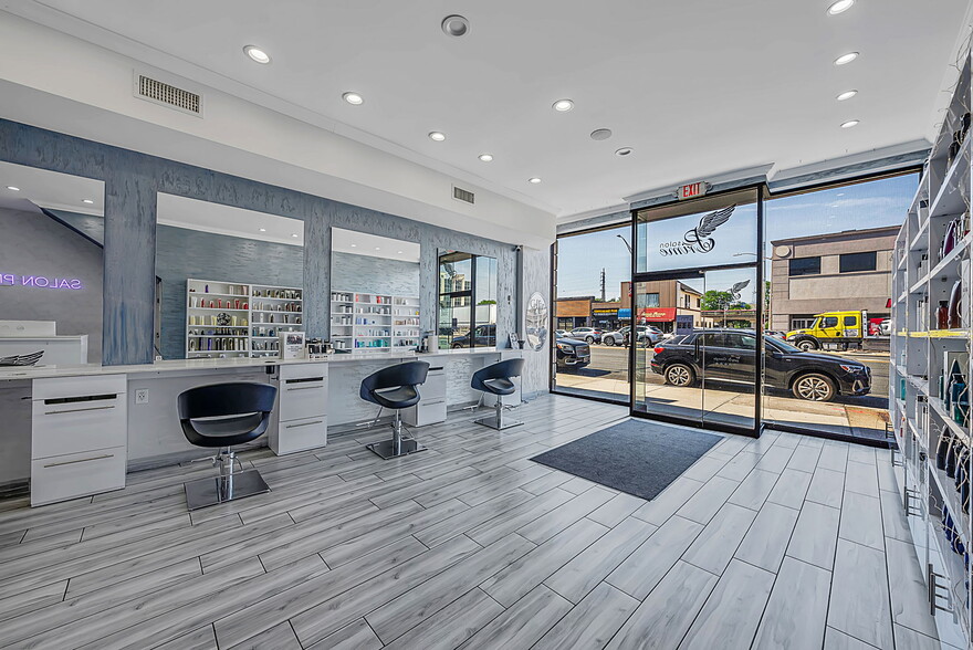 218 Sunrise Hwy, Rockville Centre, NY à louer - Photo intérieure - Image 3 de 8