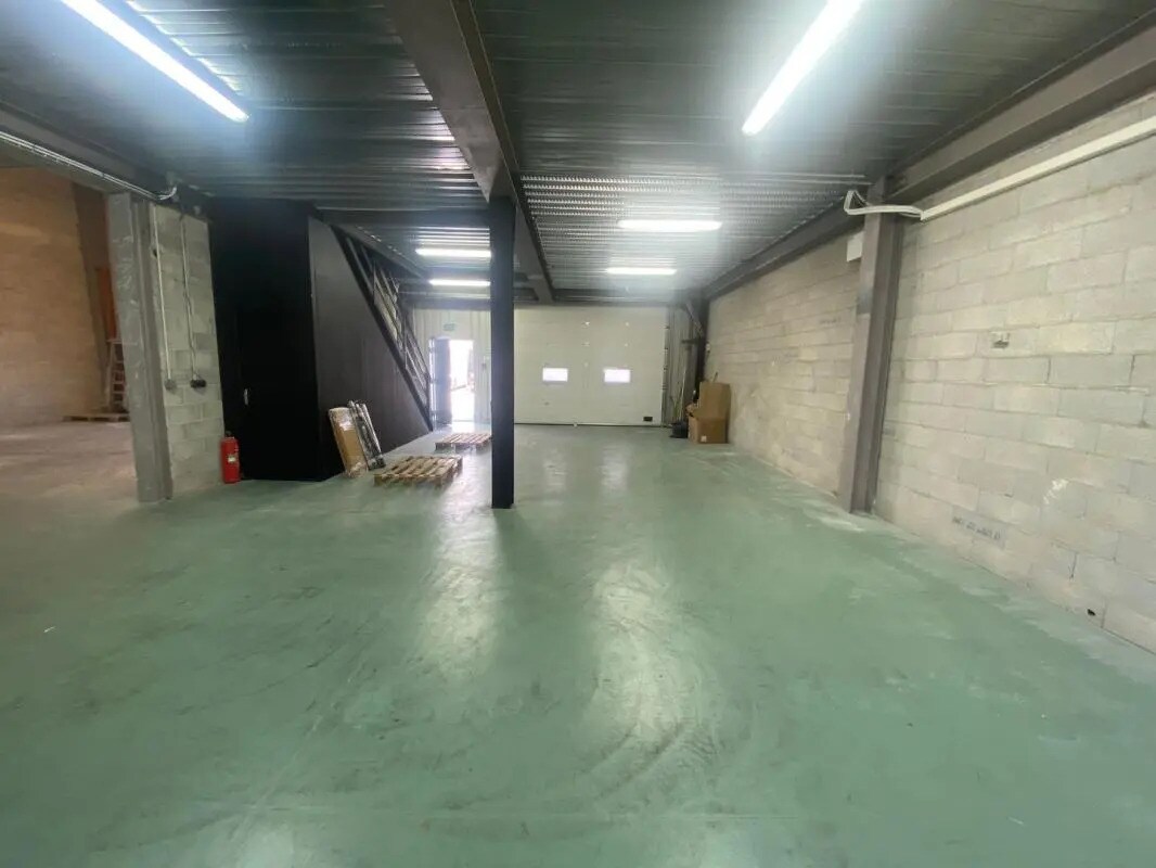 Industrial in La Ciotat for lease Interior Photo- Image 1 of 8