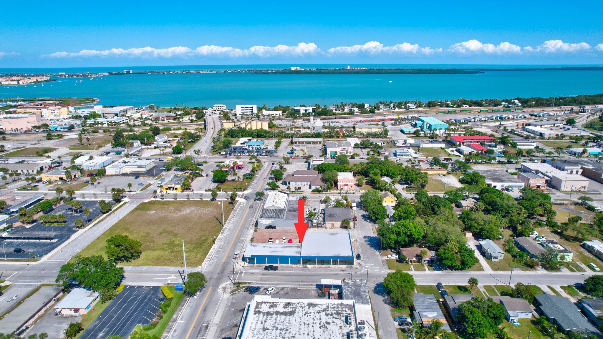 519 Delaware Ave, Fort Pierce, FL à louer Photo intérieure- Image 1 de 10