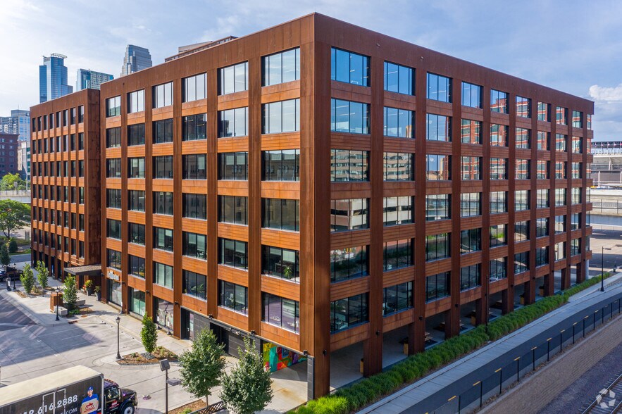 323 Washington Ave N, Minneapolis, MN à louer - Photo du bâtiment - Image 1 de 11