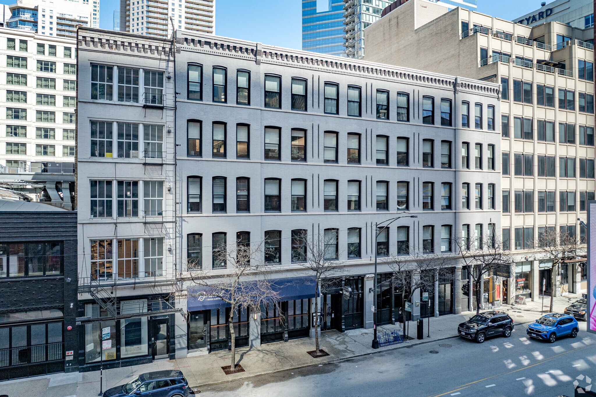 10 W Hubbard St, Chicago, IL à louer Photo du bâtiment- Image 1 de 2