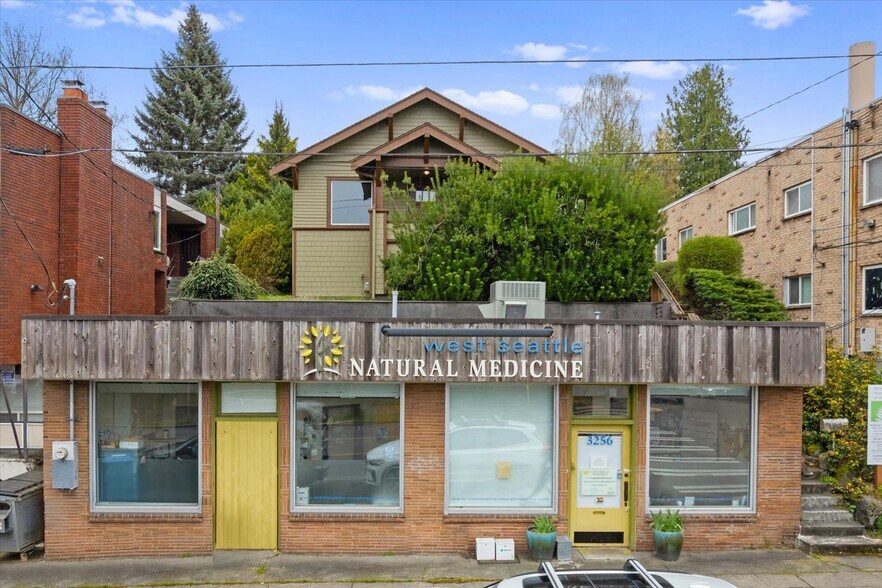 3256 California Ave SW, Seattle, WA à vendre - Photo du bâtiment - Image 1 de 1