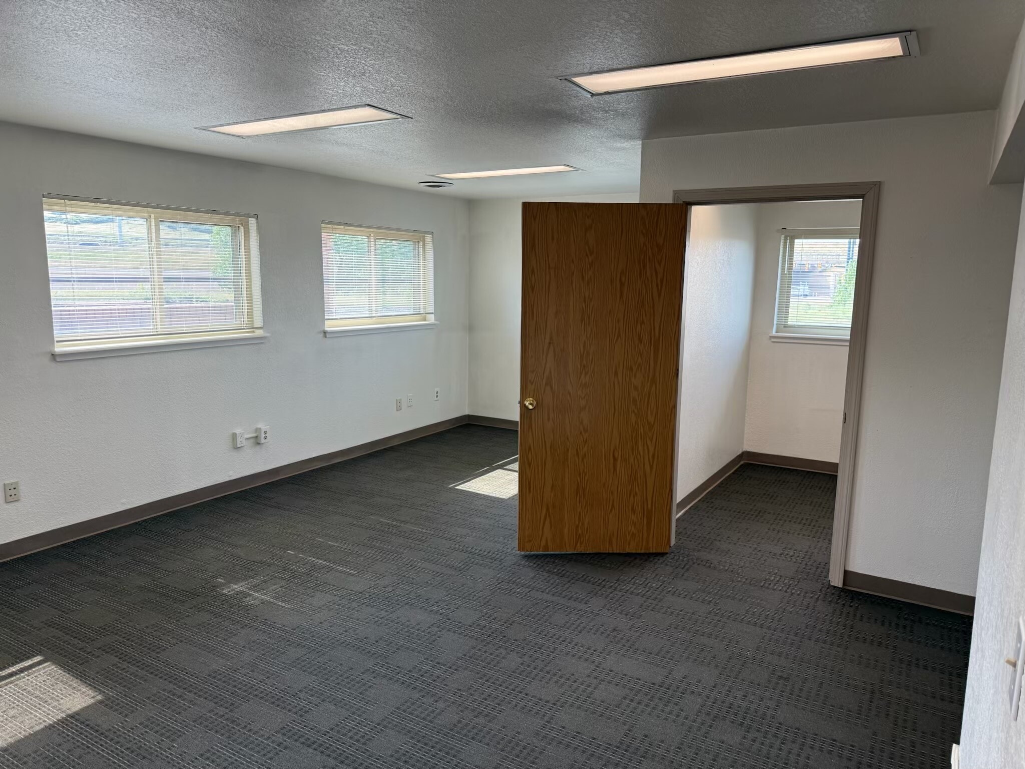 405-409 S Wilcox St, Castle Rock, CO for lease Interior Photo- Image 1 of 5