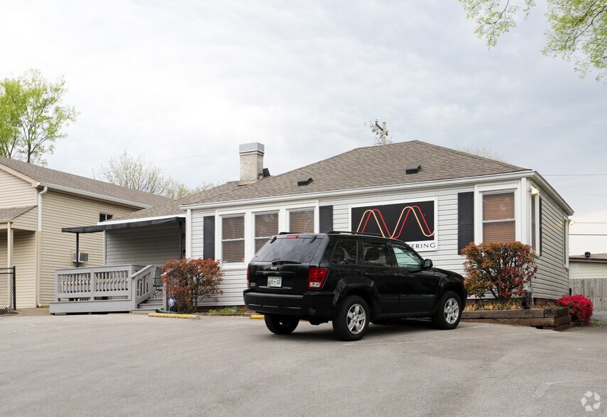 2825 Erica Pl, Nashville, TN à vendre - Photo du bâtiment - Image 2 de 3