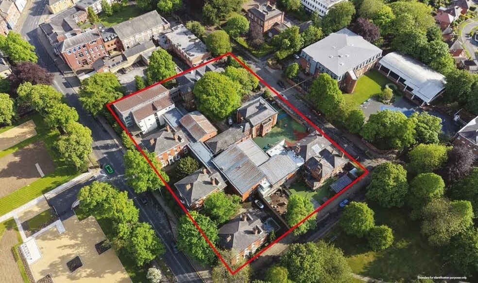 2 St. Johns Sq, Wakefield à vendre - Photo du bâtiment - Image 2 de 14