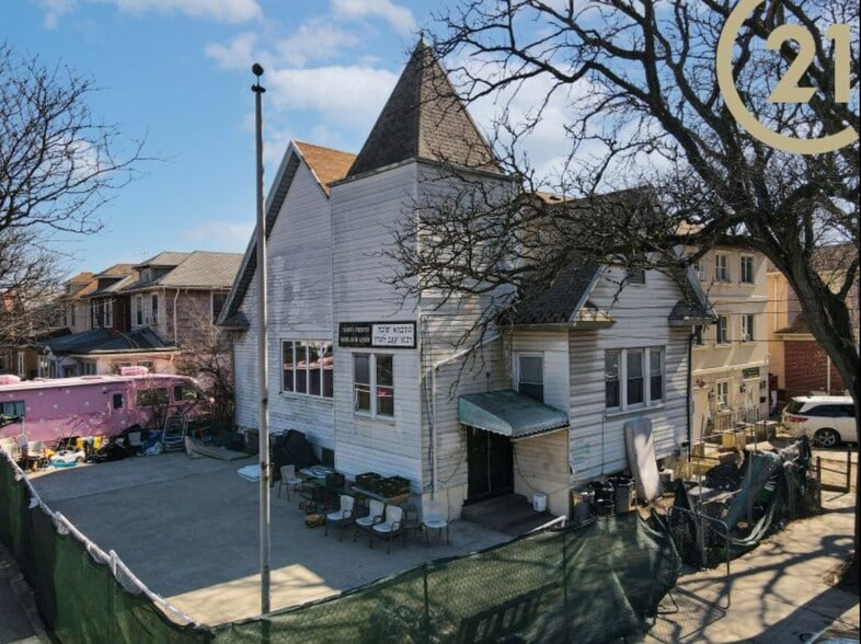 2102 Avenue T, Brooklyn, NY à vendre - Photo du bâtiment - Image 1 de 10