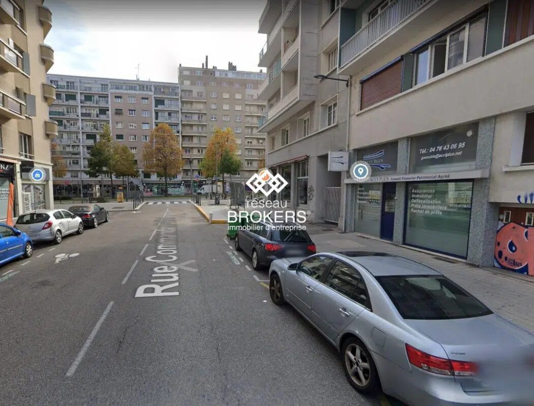 Retail in Grenoble for lease Building Photo- Image 1 of 8