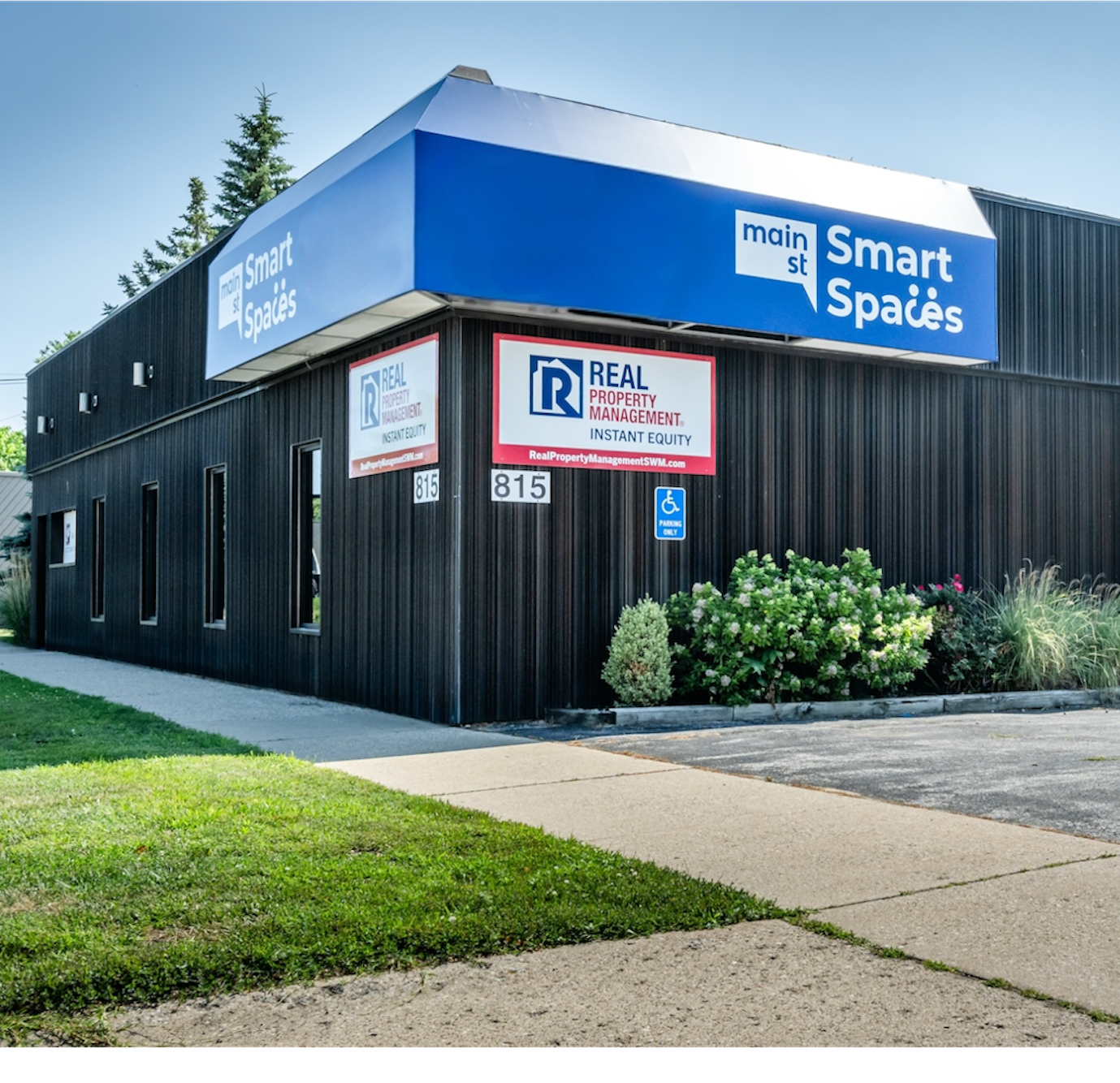 815 N Main St, Saint Joseph, MI à louer Photo du bâtiment- Image 1 de 3