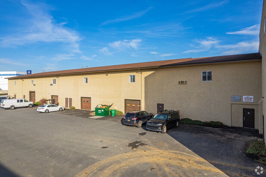 300 Cornell Dr, Wilmington, DE for lease - Building Photo - Image 3 of 7
