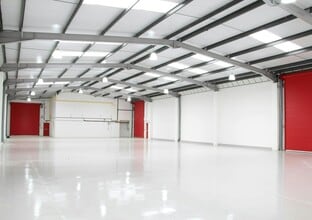 Deadbrook Ln, Aldershot for lease Interior Photo- Image 1 of 4