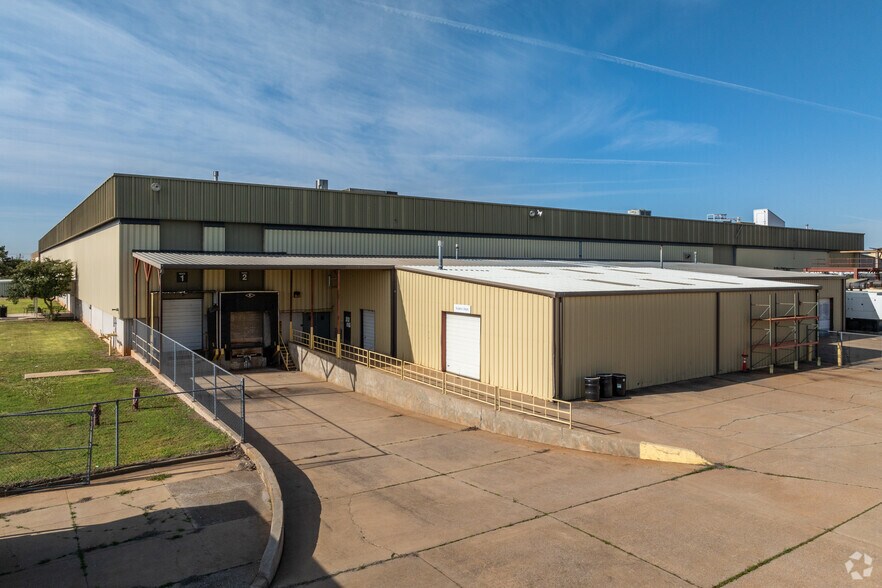 10321 W Reno Ave, Oklahoma City, OK à vendre - Photo du bâtiment - Image 3 de 48
