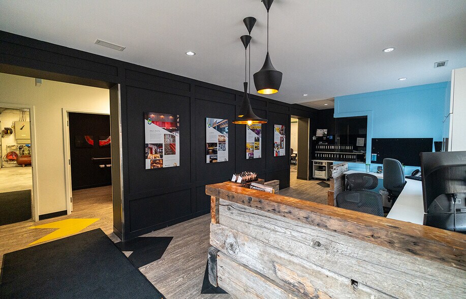 1000 Elgin Av, Winnipeg, MB à louer - Photo du bâtiment - Image 2 de 10