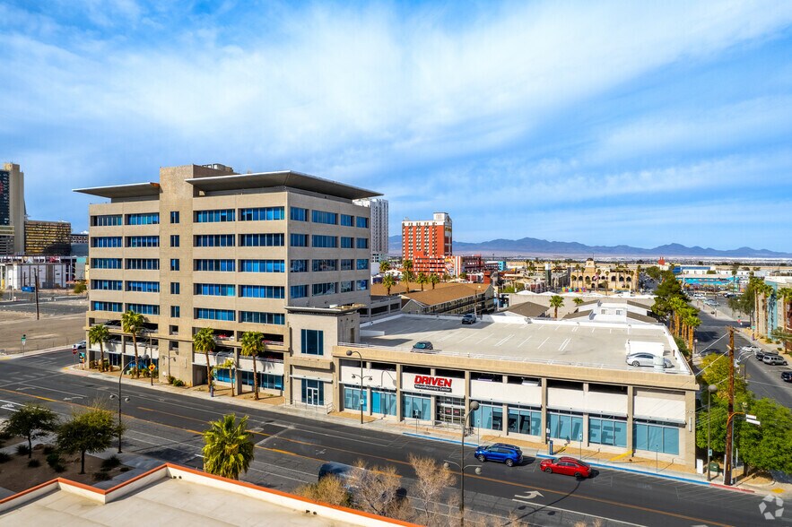 701 Bridger Ave, Las Vegas, NV à louer - Photo du bâtiment - Image 2 de 4