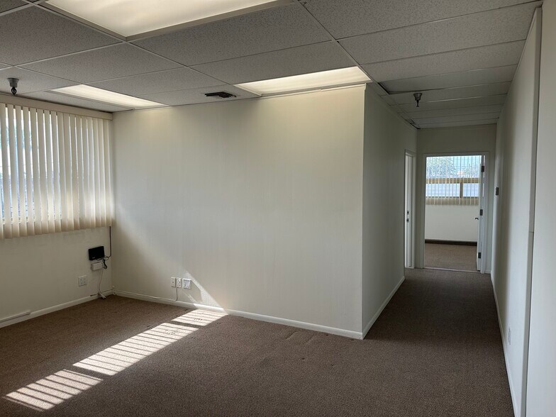 1603 Aviation Blvd, Redondo Beach, CA à louer - Photo intérieure - Image 3 de 18