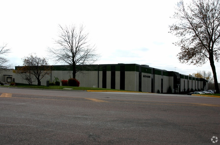 6678-6698 Shady Oak Rd, Eden Prairie, MN for lease - Building Photo - Image 3 of 11