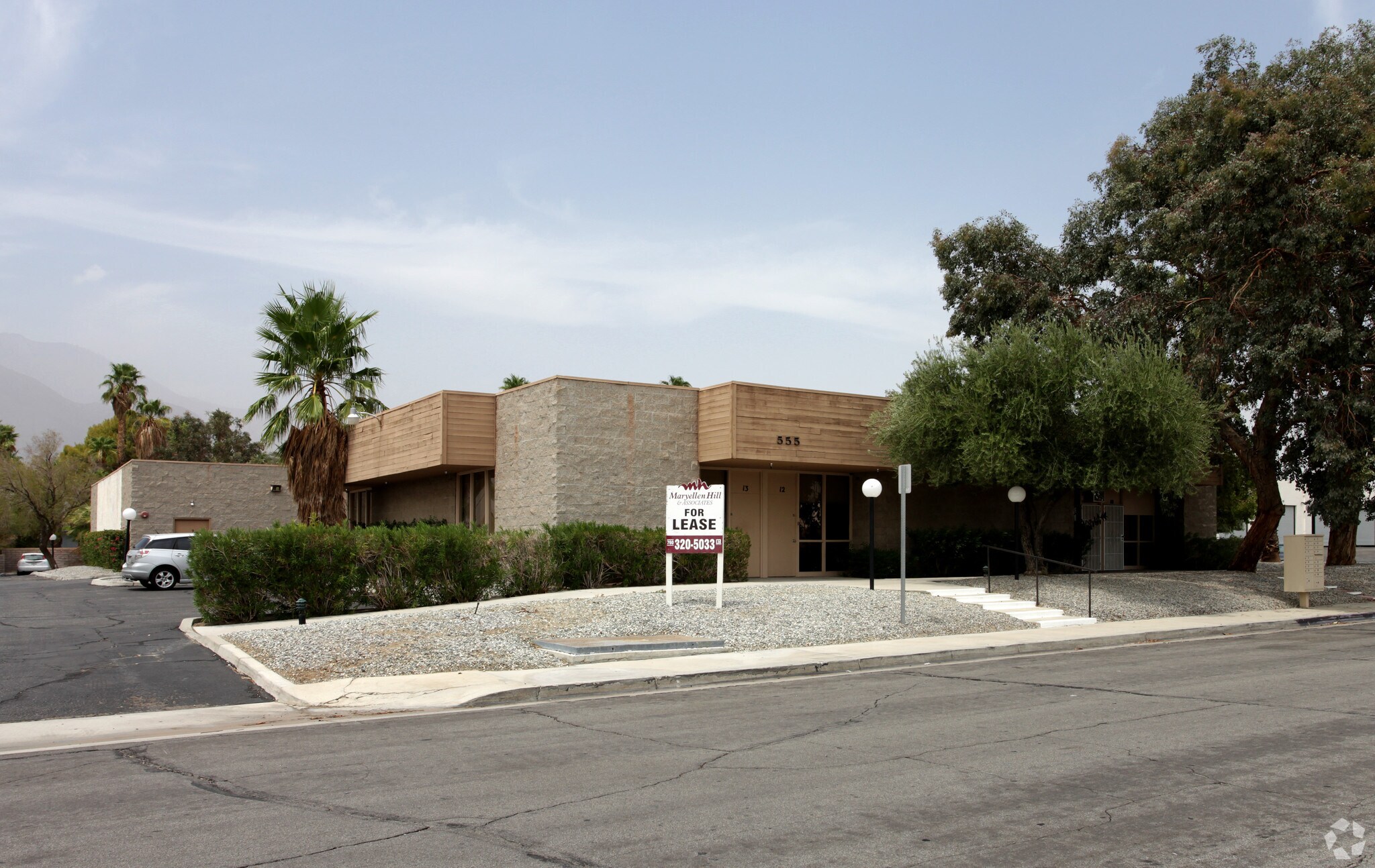 555 Commercial Rd, Palm Springs, CA for lease Primary Photo- Image 1 of 8