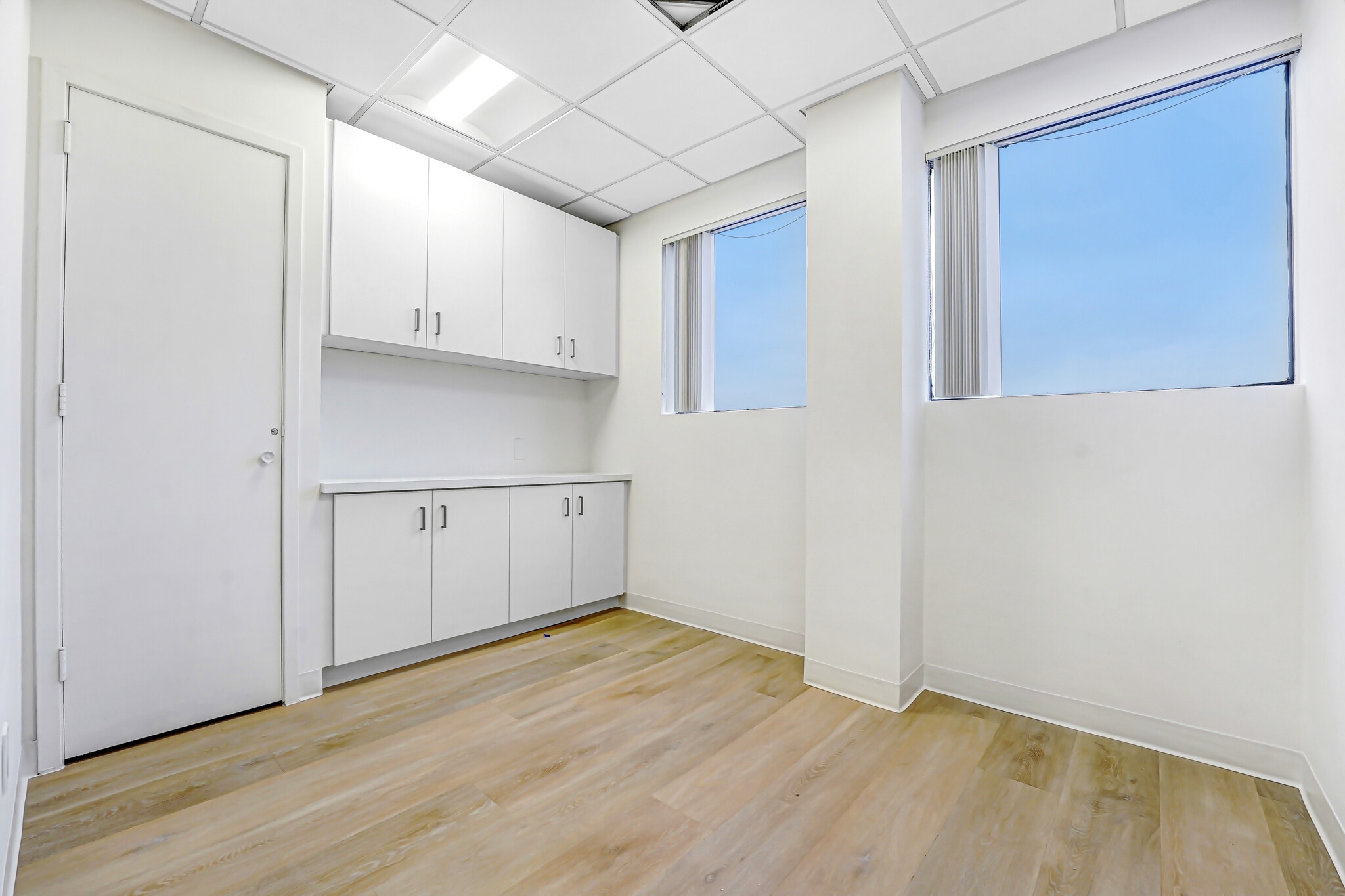 11600 Wilshire Blvd, Los Angeles, CA for lease Interior Photo- Image 1 of 6
