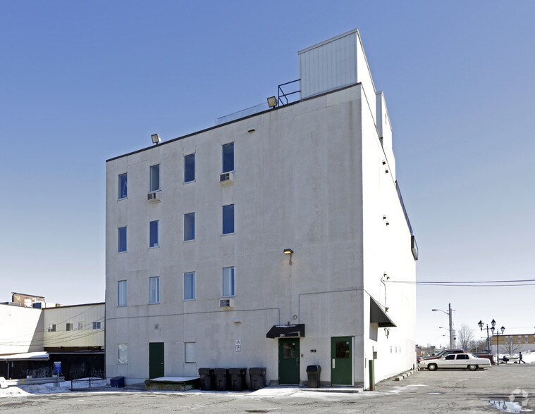 259-261 Montreal Rd, Ottawa, ON à louer - Photo du bâtiment - Image 3 de 15