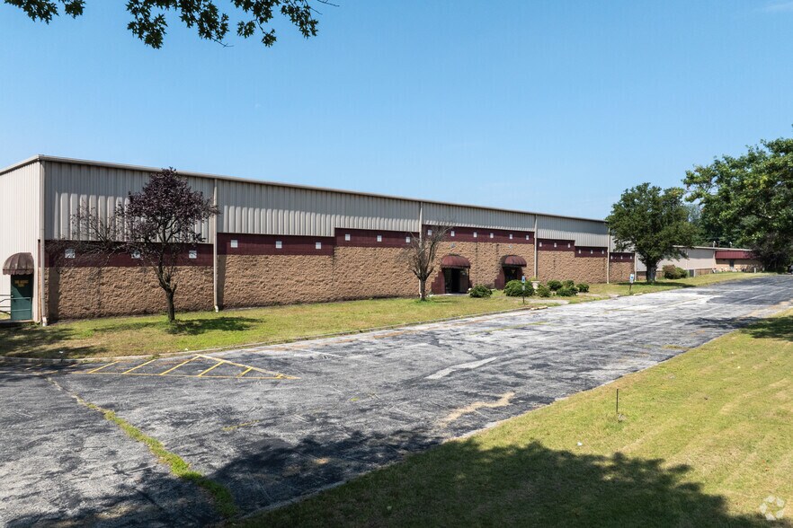 1 Ironside Ct, Willingboro, NJ à louer - Photo du bâtiment - Image 3 de 8