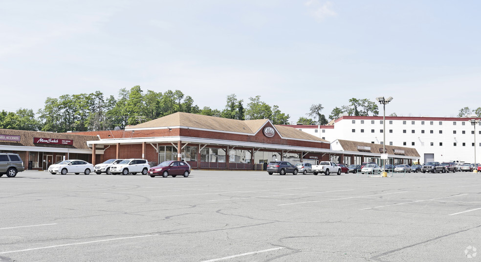 4816-4890 Boiling Brook Pky, Rockville, MD for lease - Building Photo - Image 1 of 6