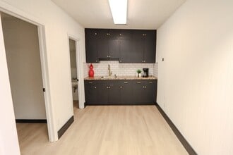 1112-1128 Broadway St, Quincy, IL for lease Interior Photo- Image 1 of 5