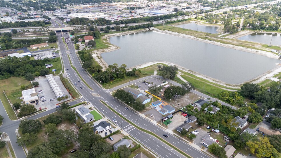 217 N Kirkman Rd, Orlando, FL à vendre - Photo du bâtiment - Image 2 de 46
