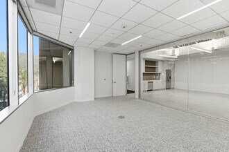 333 N Glenoaks Blvd, Burbank, CA à louer Photo intérieure- Image 1 de 3