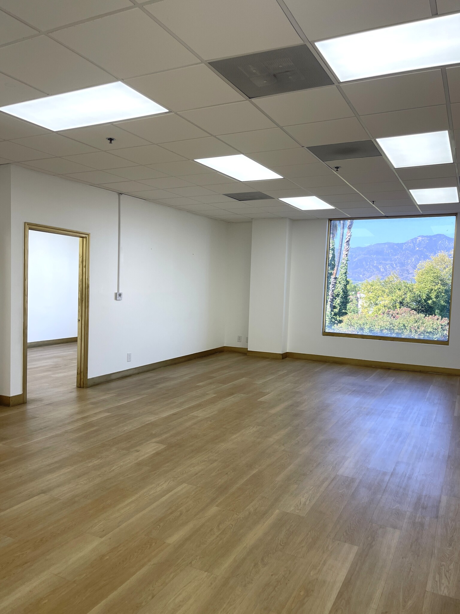 600 W Broadway, Glendale, CA for lease Interior Photo- Image 1 of 5