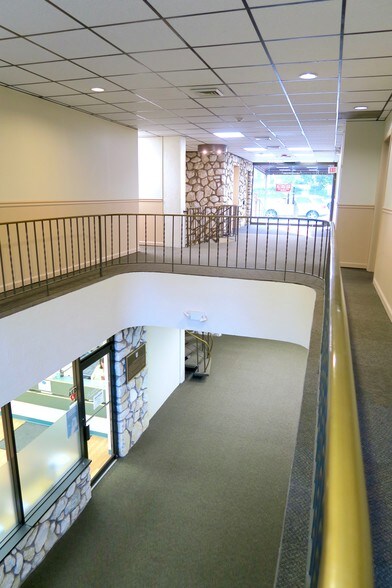 74 Pascack Rd, Park Ridge, NJ à louer - Photo intérieure - Image 2 de 17