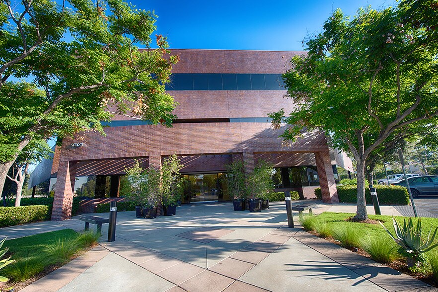 30021 Tomas Rd, Rancho Santa Margarita, CA à louer - Photo du bâtiment - Image 1 de 1