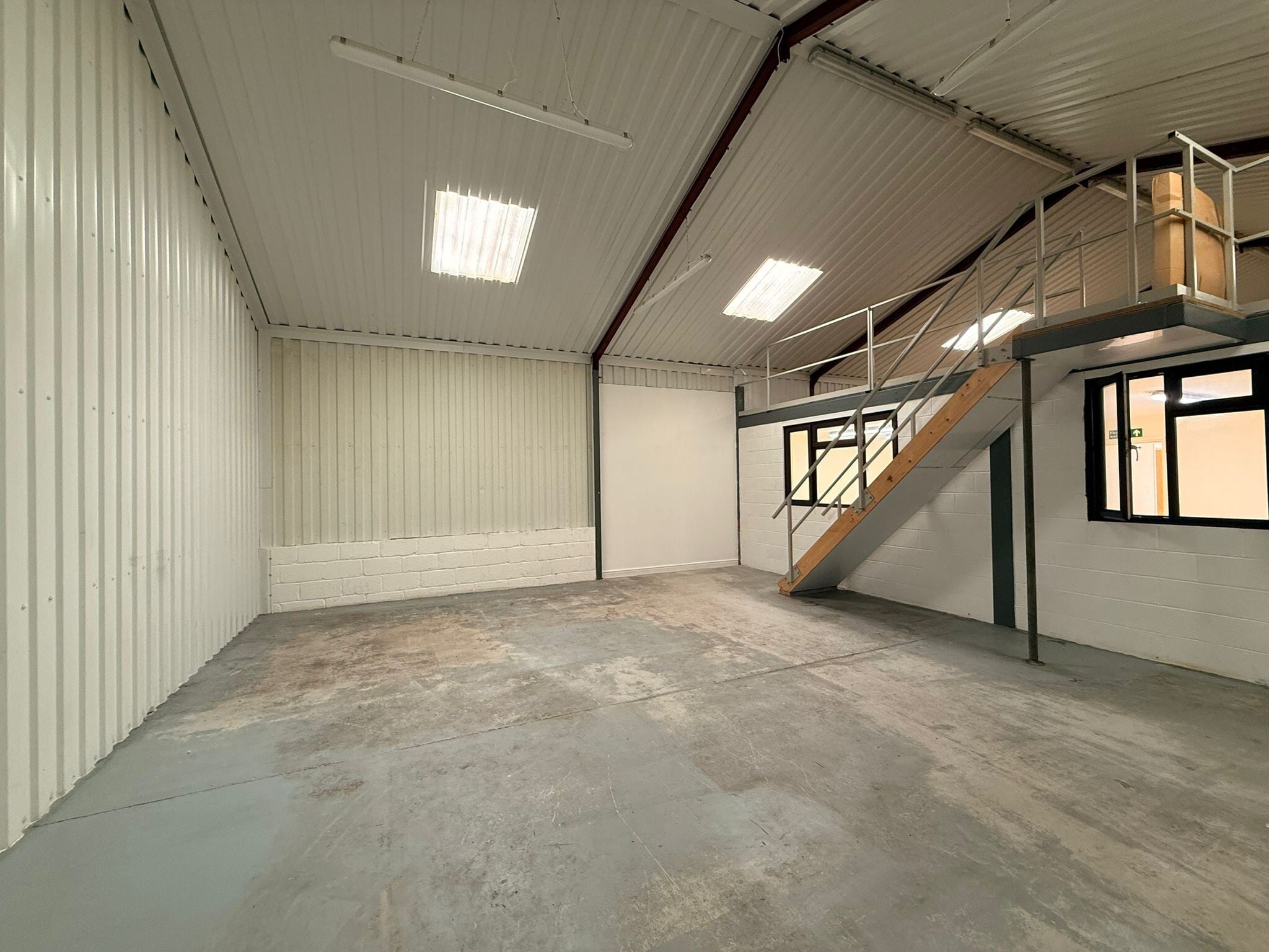 Wotton Underwood, Aylesbury for lease Interior Photo- Image 1 of 1