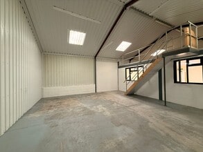Wotton Underwood, Aylesbury for lease Interior Photo- Image 1 of 1