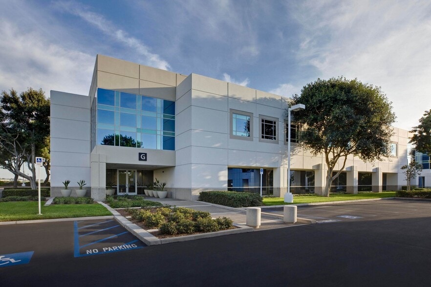 1 Technology Dr, Irvine, CA for lease - Building Photo - Image 2 of 3