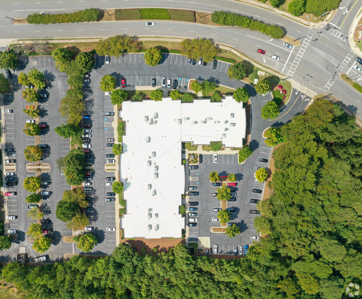 950 North Point Pky, Alpharetta, GA for lease - Building Photo - Image 2 of 3