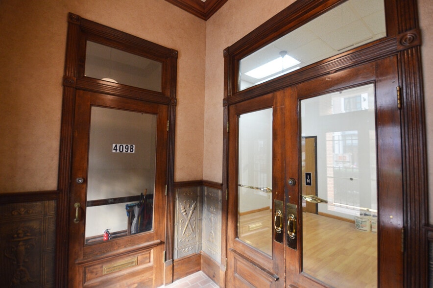 409 N Trade St, Winston-Salem, NC for sale - Building Photo - Image 2 of 15