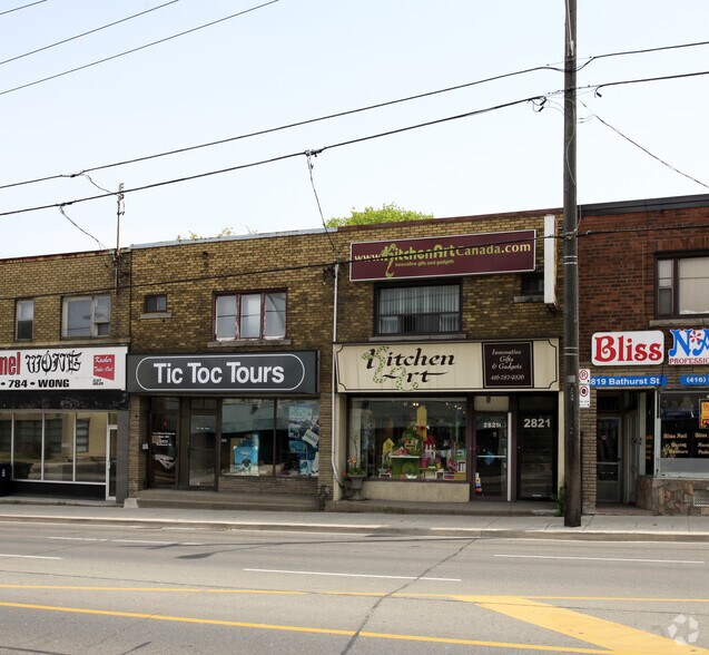 2821-2823 Bathurst St, Toronto, ON à vendre - Photo du bâtiment - Image 2 de 2