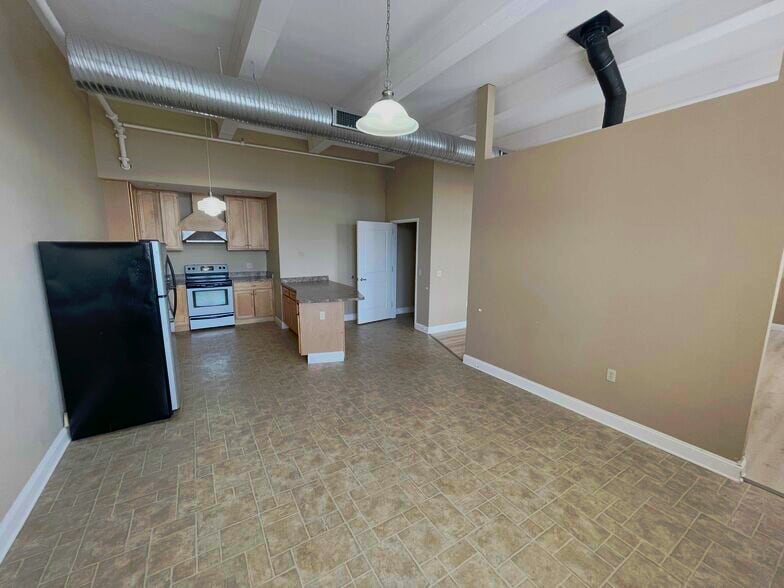 11 Fremont St, Gloversville, NY for sale - Building Photo - Image 2 of 35