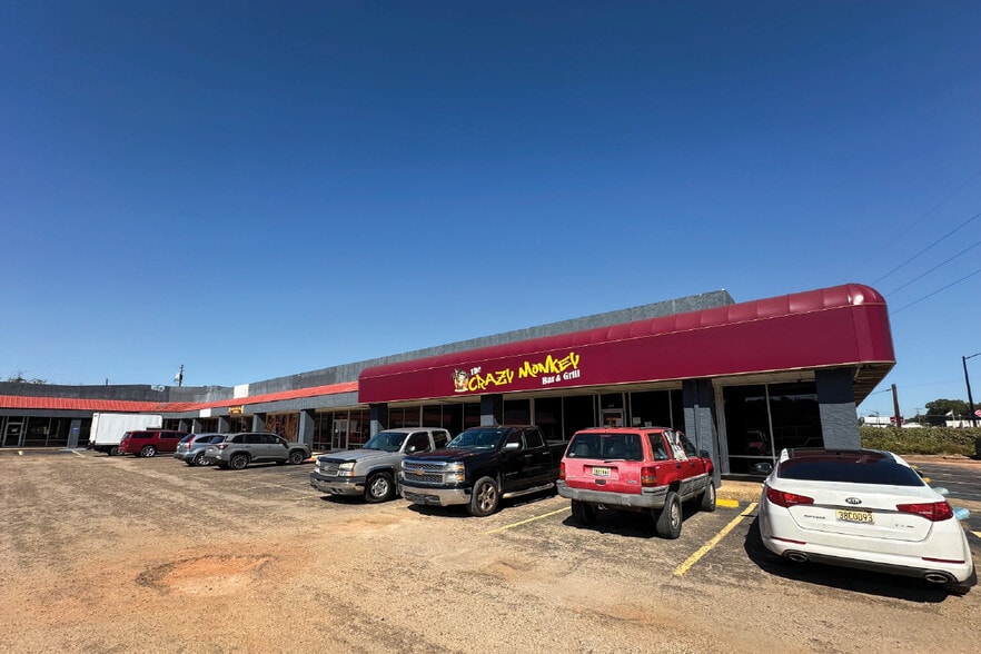 2855 Ross Clark Cir, Dothan, AL à vendre - Photo du bâtiment - Image 3 de 6