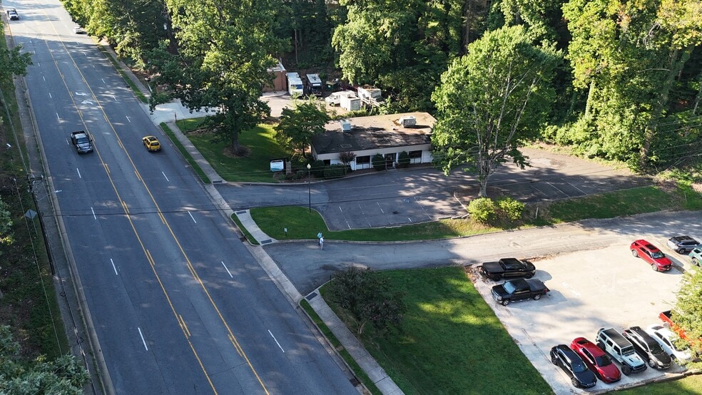 3234 Reynolda Rd, Winston-Salem, NC for sale - Building Photo - Image 3 of 6